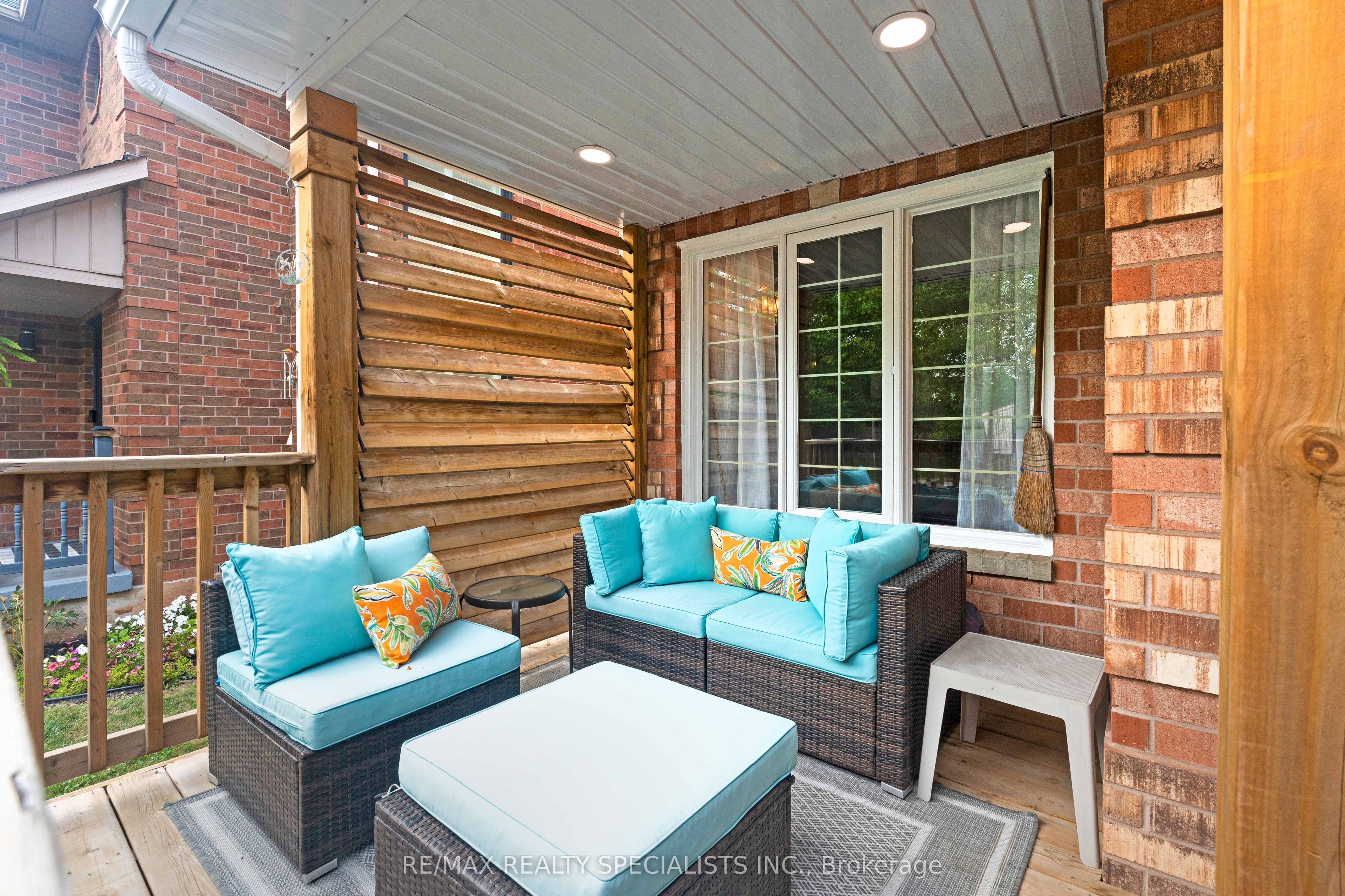 20 McCullough Crescent