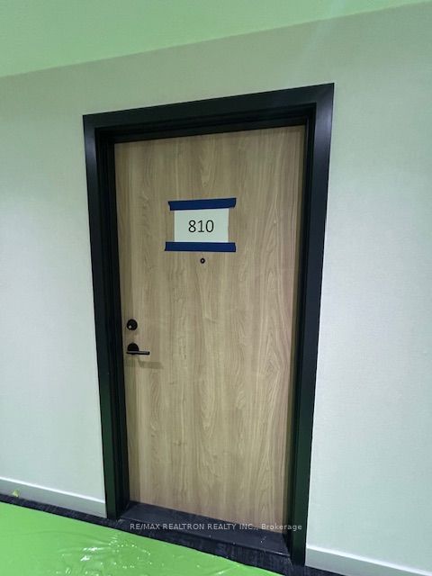 801 The Queensway N/A 810