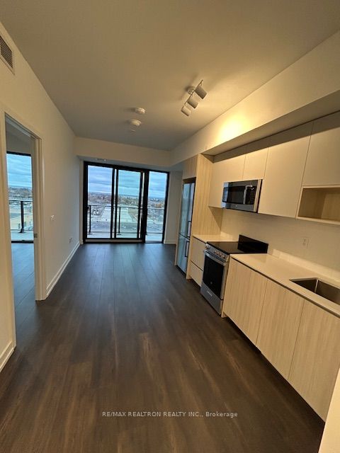 801 The Queensway N/A 810