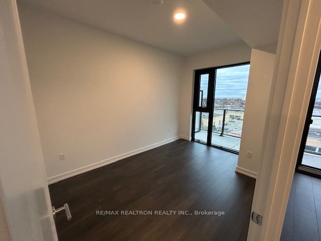 801 The Queensway N/A 810