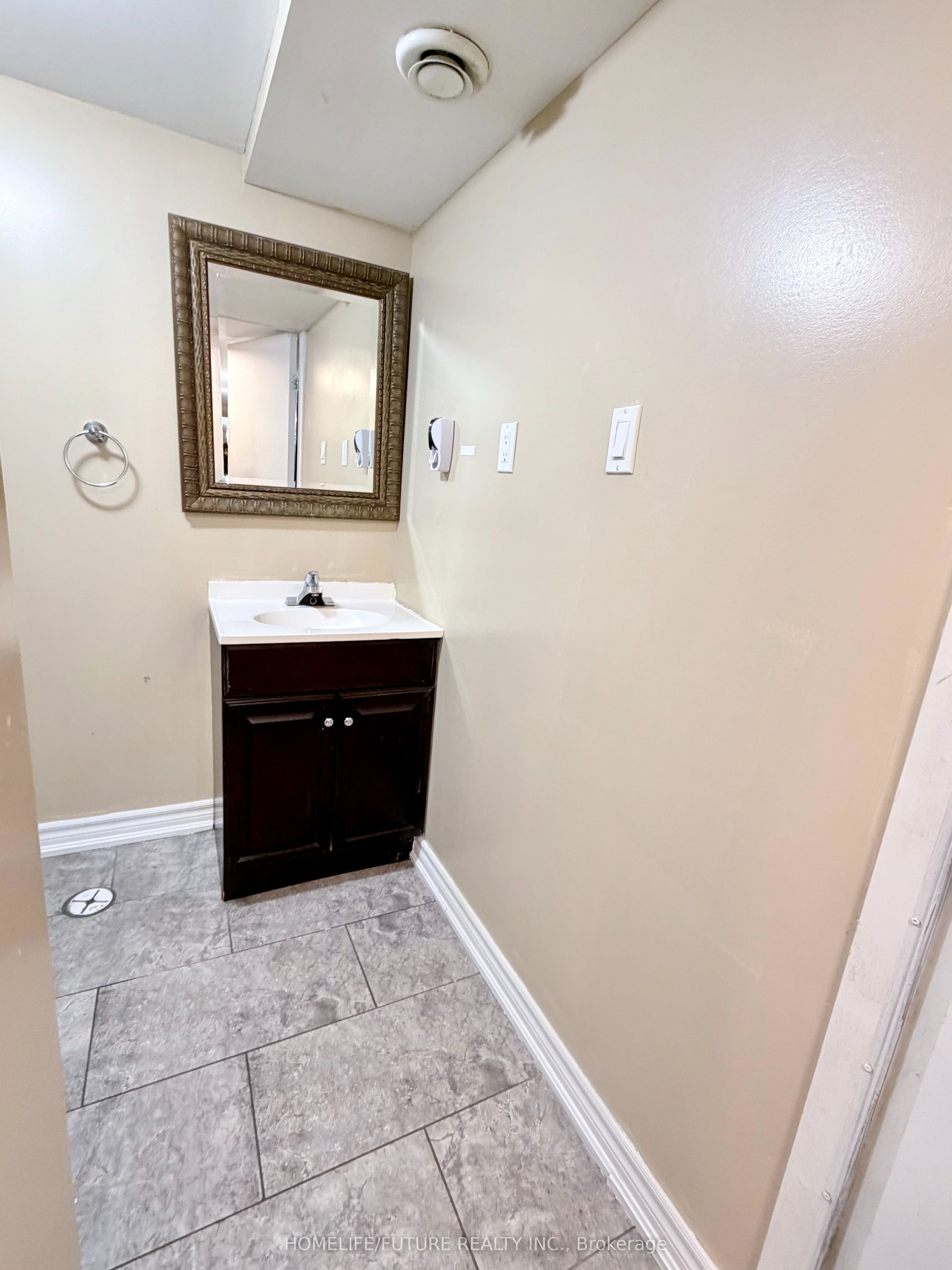 22 Gamson Crescent Bsmt