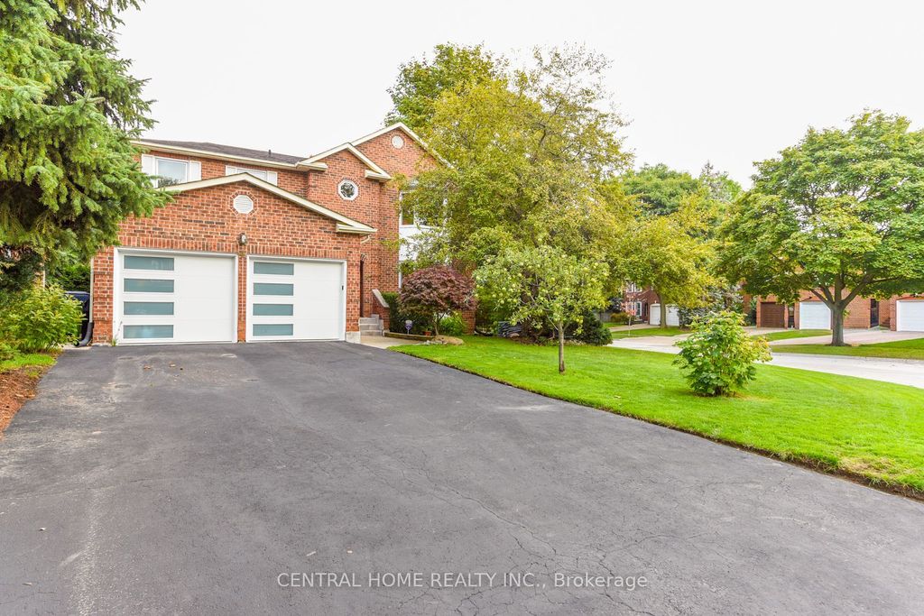 Photo of 4 Robaldon Road, Toronto, ON M9A 5A7 (MLS # W12829580)