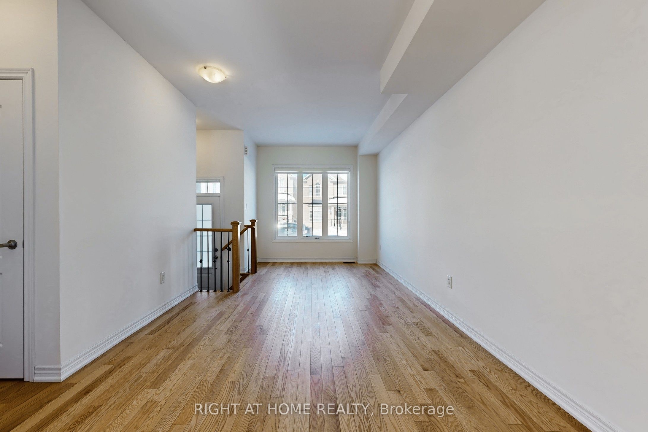 553 White's Hill Avenue