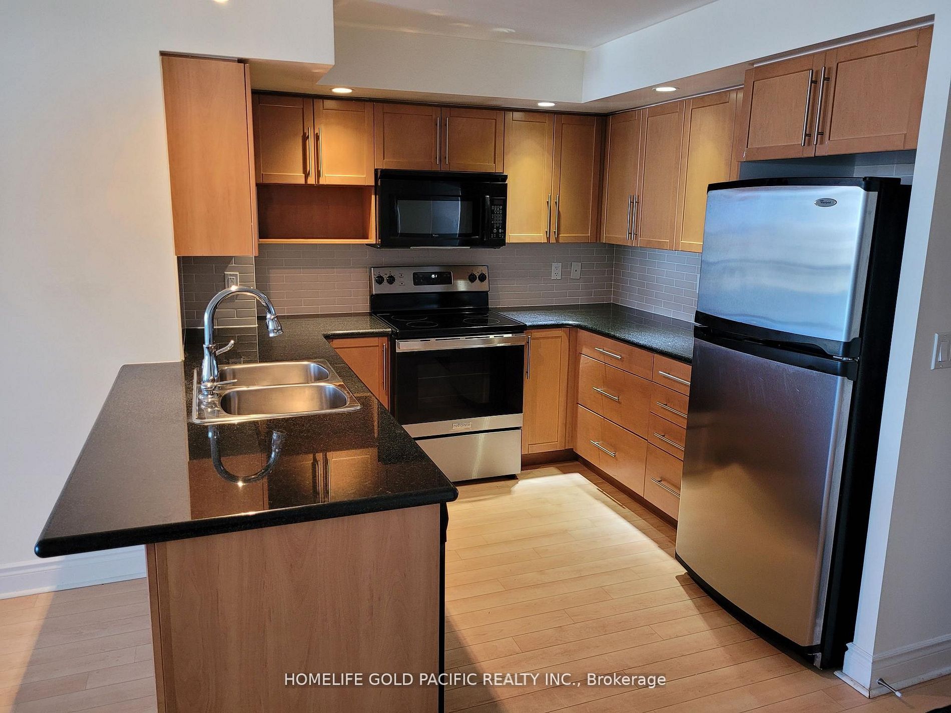 23 Cox Boulevard 1087