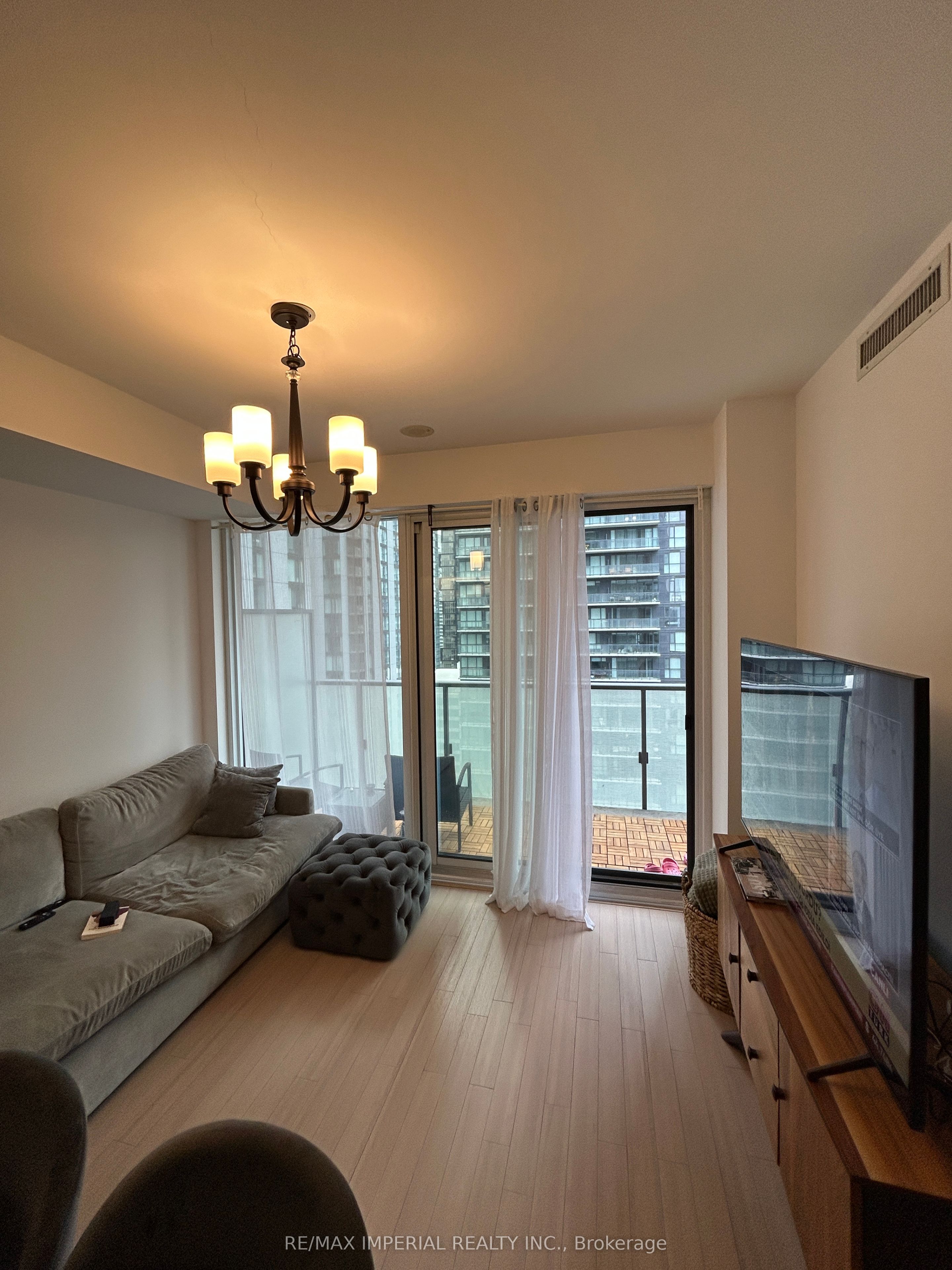 101 Peter Street 2708