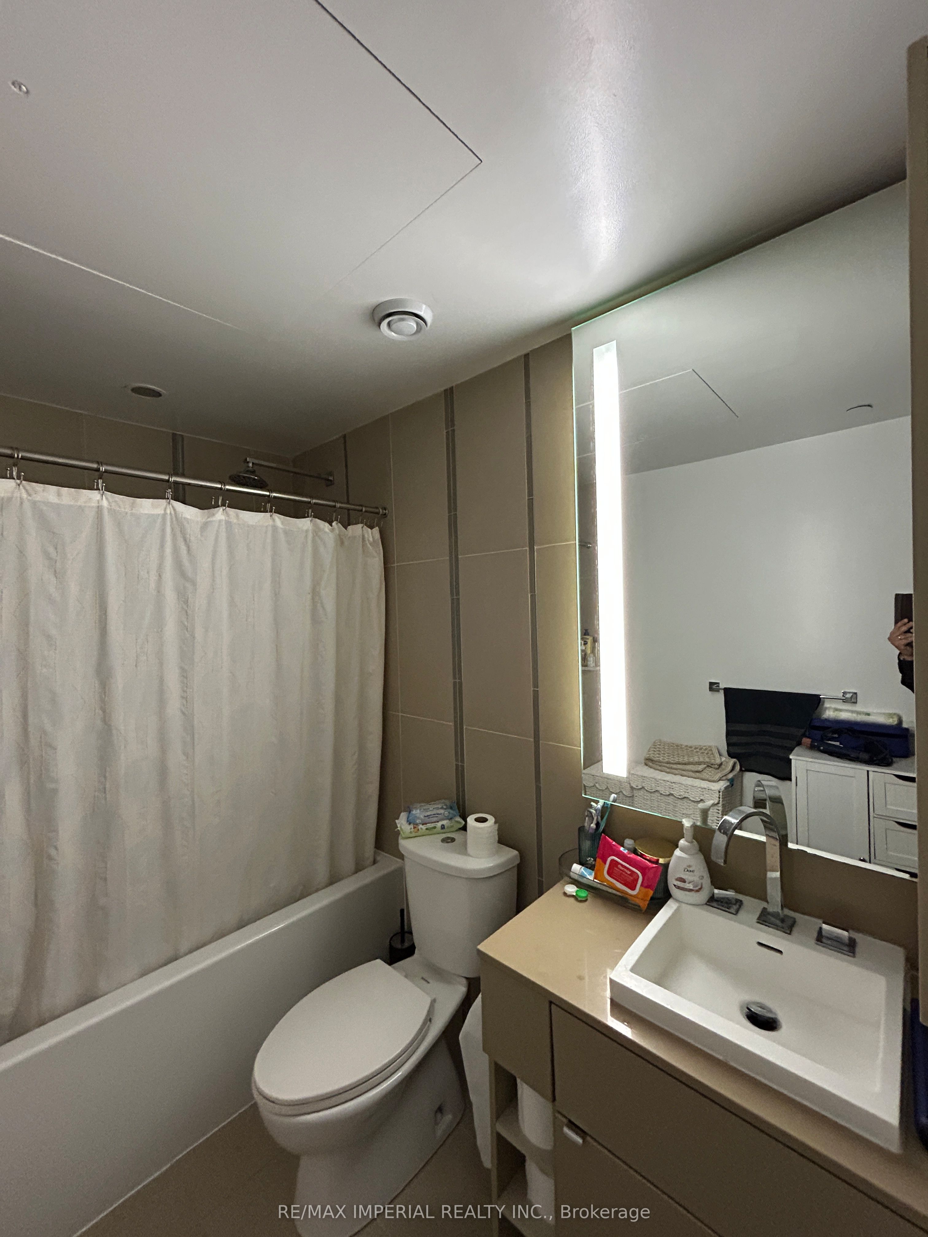 101 Peter Street 2708