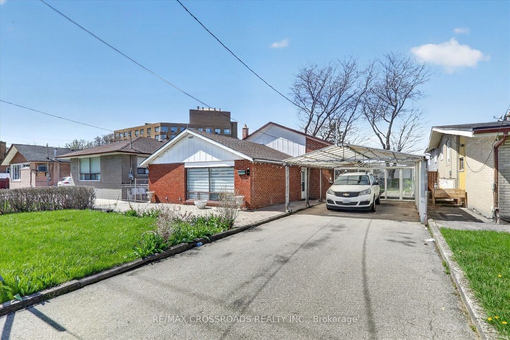 Photo of 18 De Marco Boulevard, Toronto, ON M6L 2W1 (MLS # W13058568)