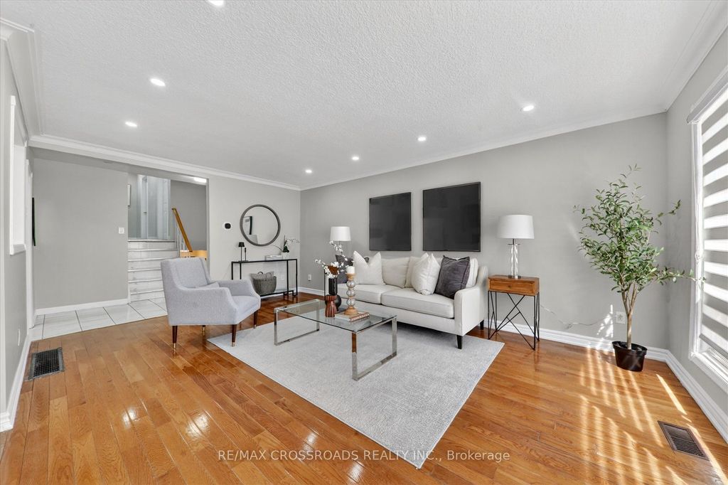 Photo of 18 De Marco Boulevard, Toronto, ON M6L 2W1 (MLS # W13058568)