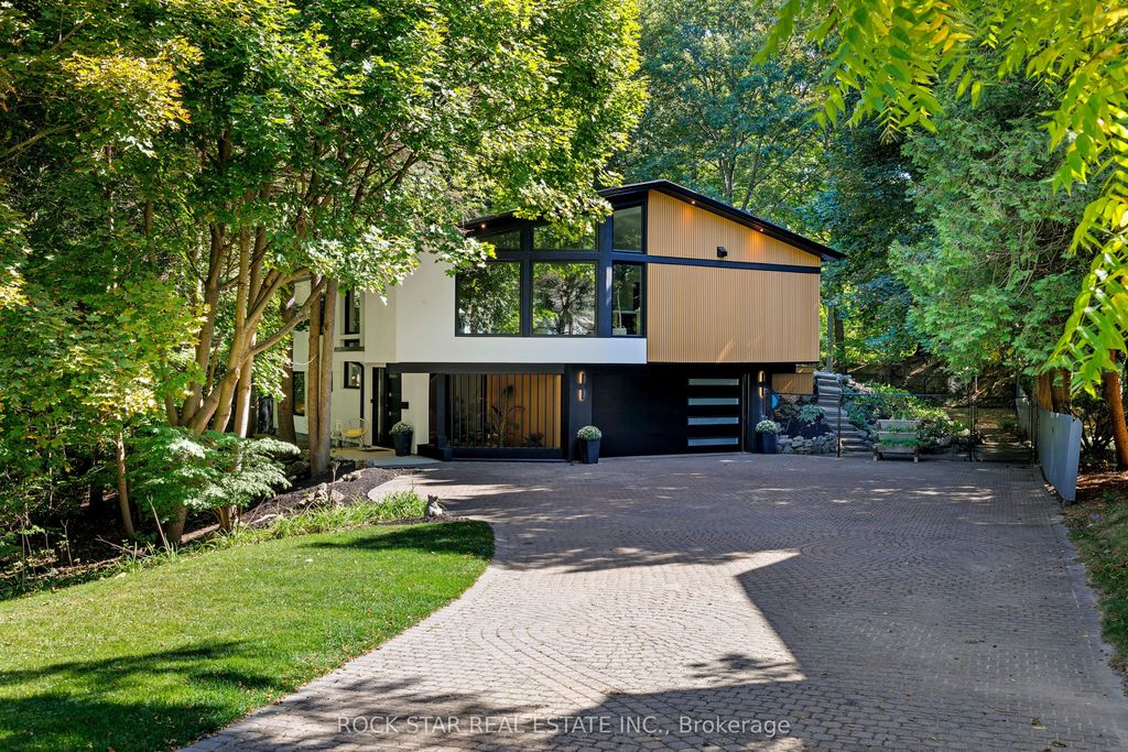 Photo of 1113 GREENOAKS Drive, Mississauga, ON L5J 3A1 (MLS # W12847178)