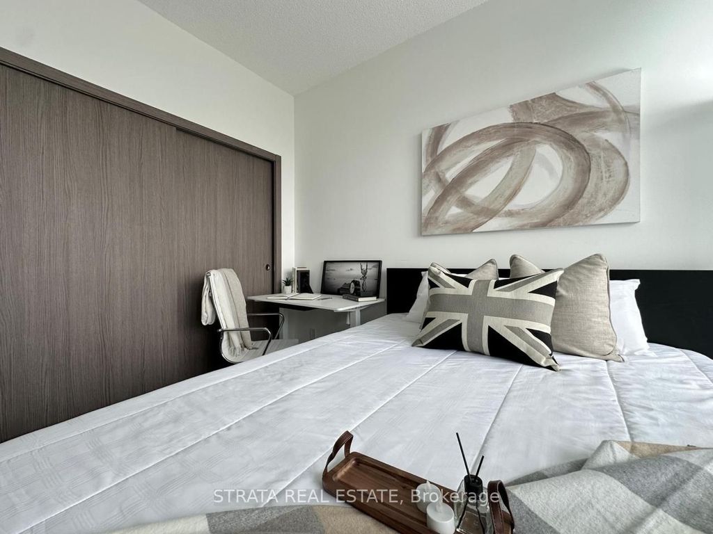 Photo of 19 Bathurst Street #3915, Toronto, ON M5V 0N2 (MLS # C12596612)