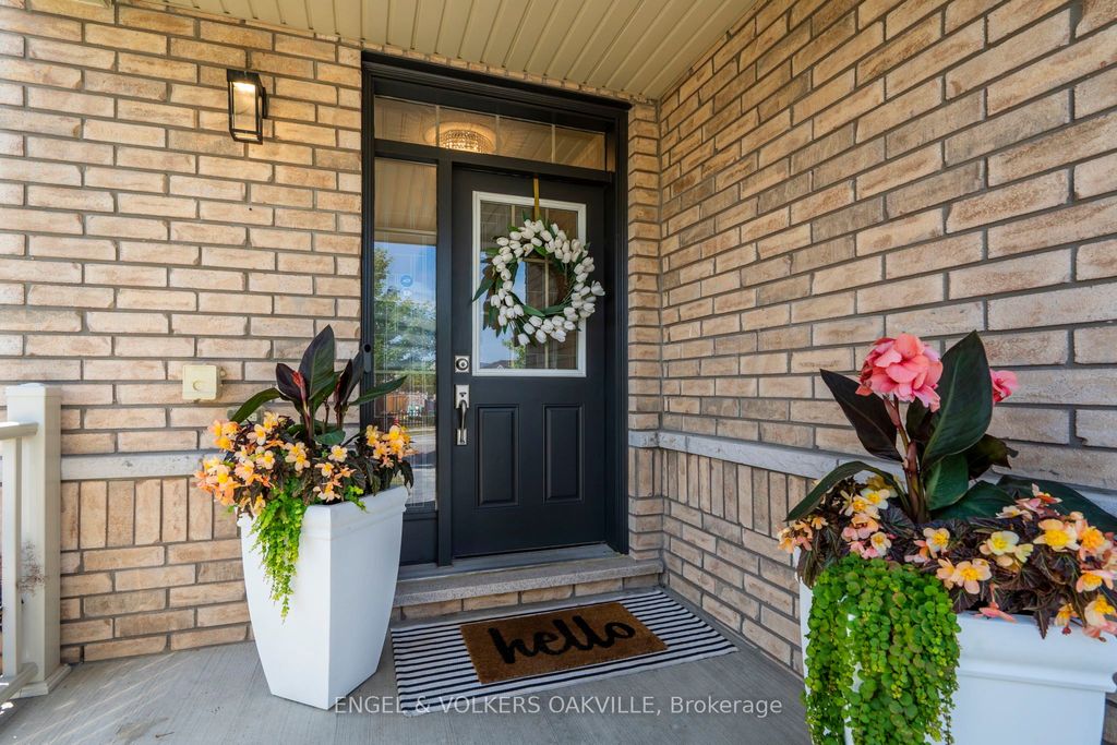 Photo of 33 Sharpe Crescent, New Tecumseth, ON L0G 1W0 (MLS # N12842244)