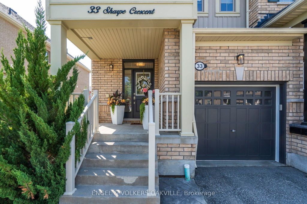 Photo of 33 Sharpe Crescent, New Tecumseth, ON L0G 1W0 (MLS # N12842244)