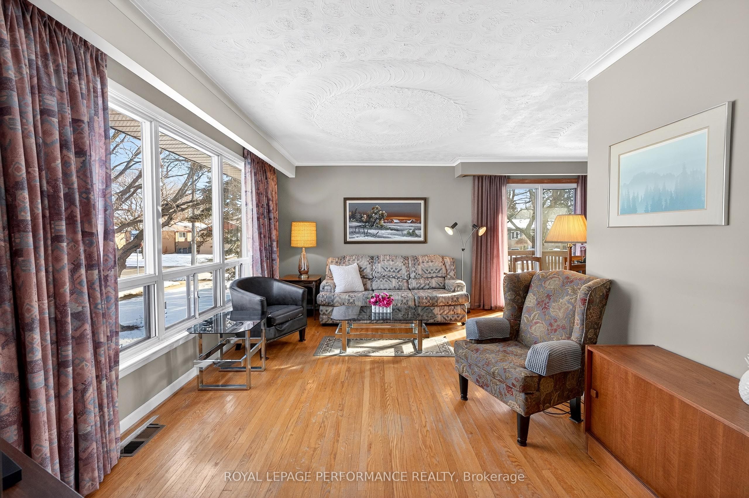 2 Littlewood Crescent