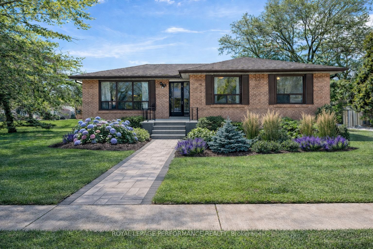 2 Littlewood Crescent