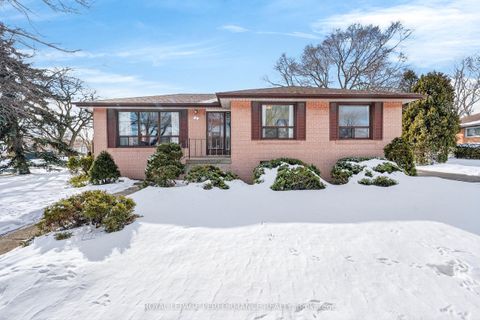 2 Littlewood Crescent Toronto ON M9C 4A8