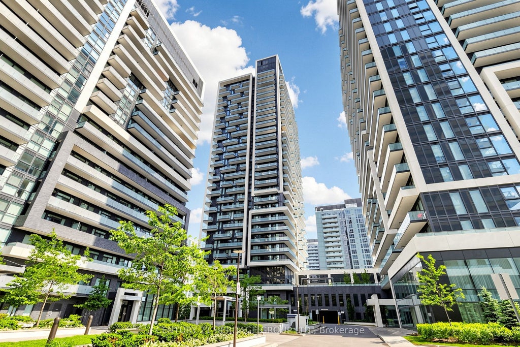 Photo of 105 Oneida Crescent #2308, Richmond Hill, ON L4B 0H6 (MLS # N13599976)