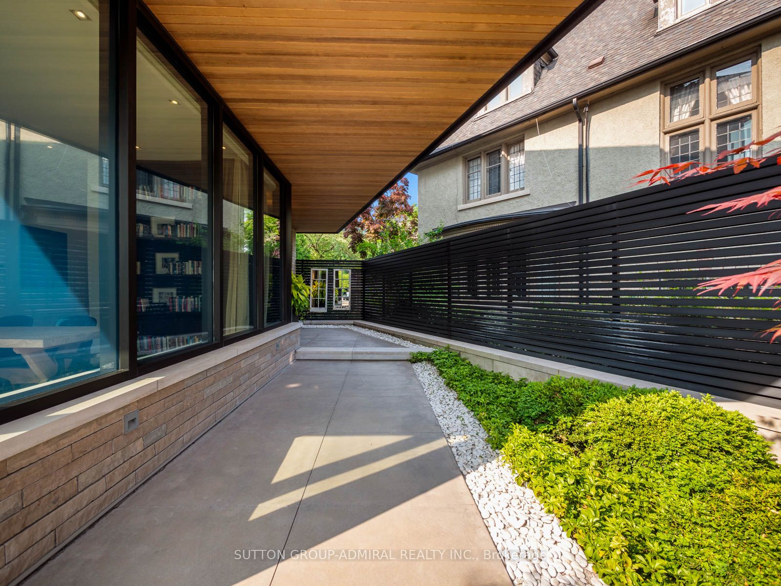 43 Hillholm Road