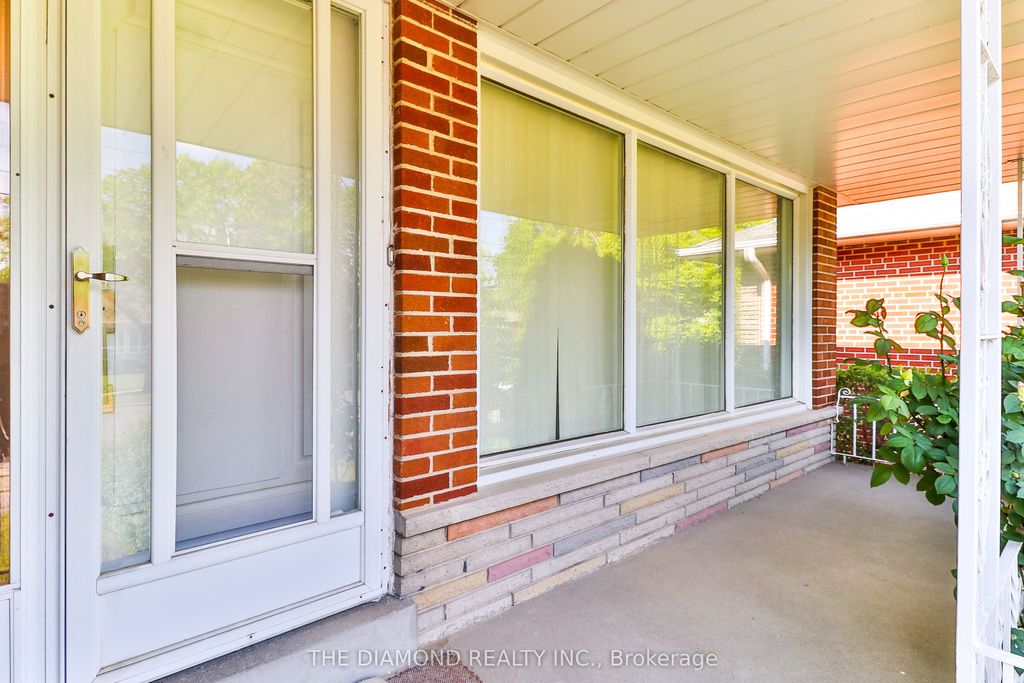 Photo of 100 Summitcrest Drive, Toronto, ON M9P 1H8 (MLS # W13161640)