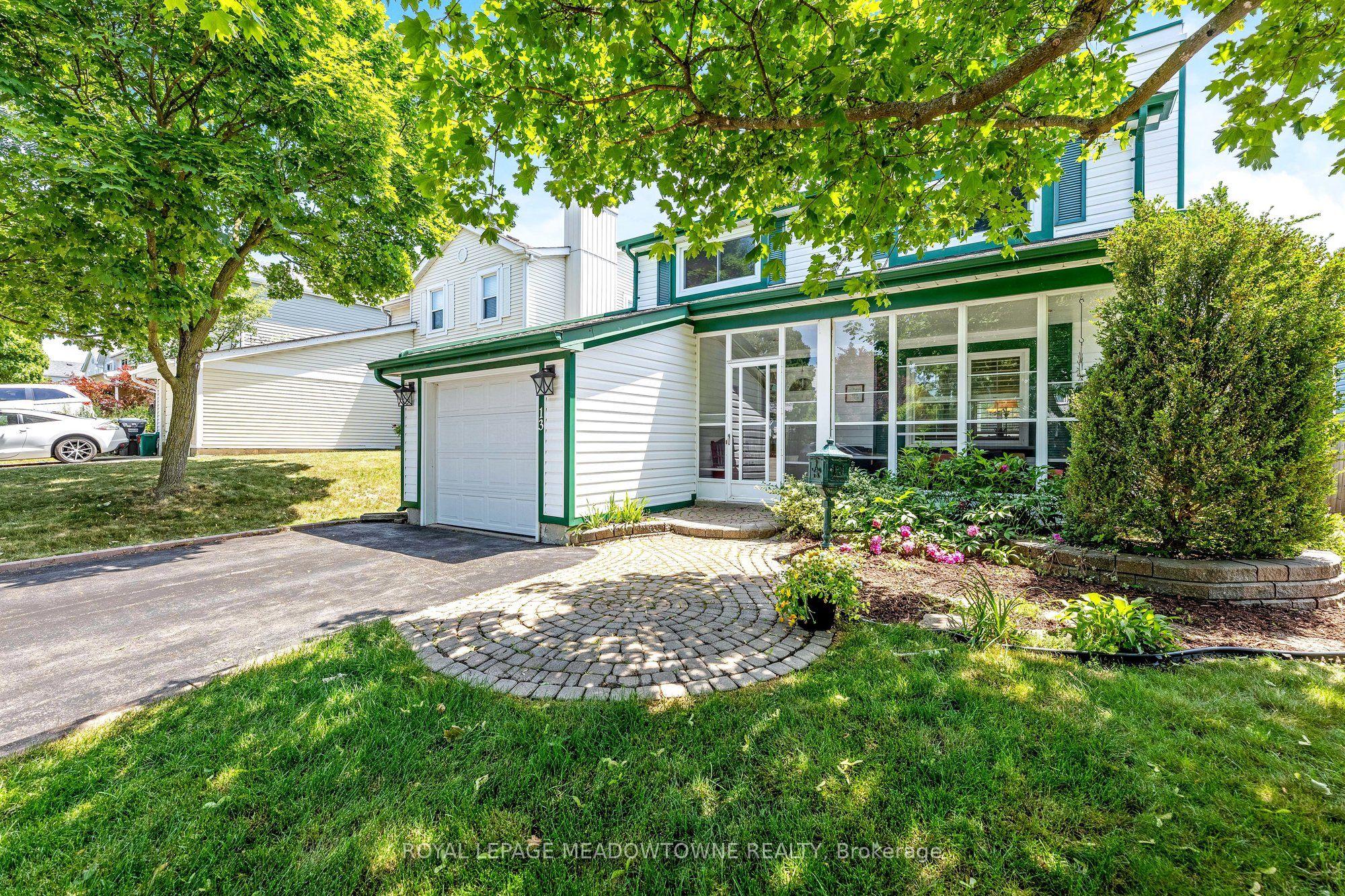 13 Blueridge Square