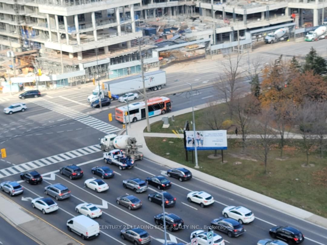 2520 Eglinton Avenue W 1016