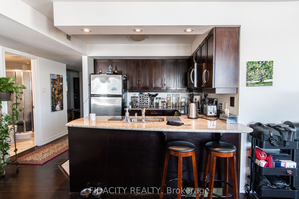Photo of 314 Central Park Drive #907, Carlington - Central Park, ON K2C 0R2 (MLS # X12832068)
