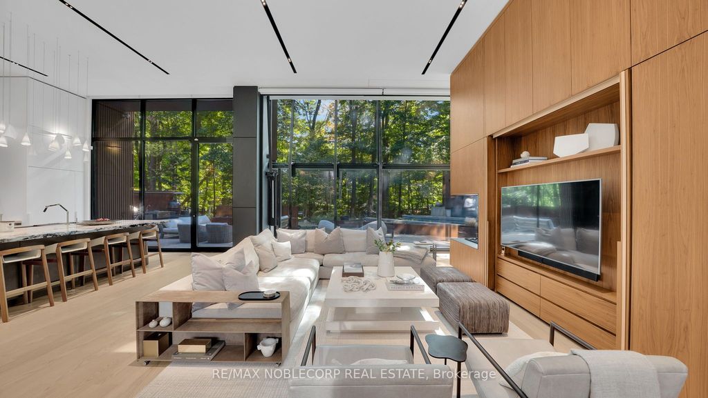 Photo of 7 Waxwing Place, Toronto, ON M3C 1N5 (MLS # C12447062)