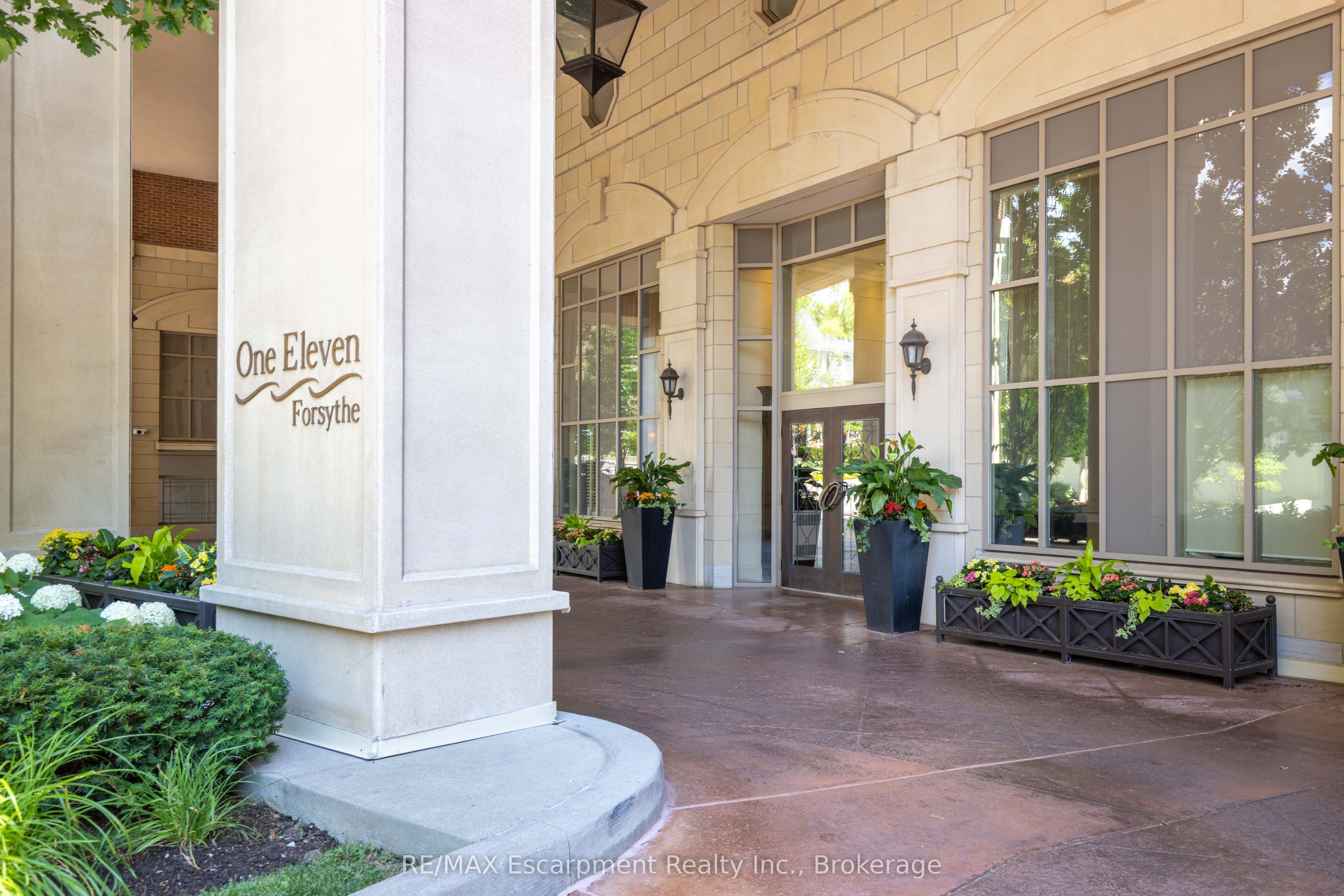 111 Forsythe Street 807