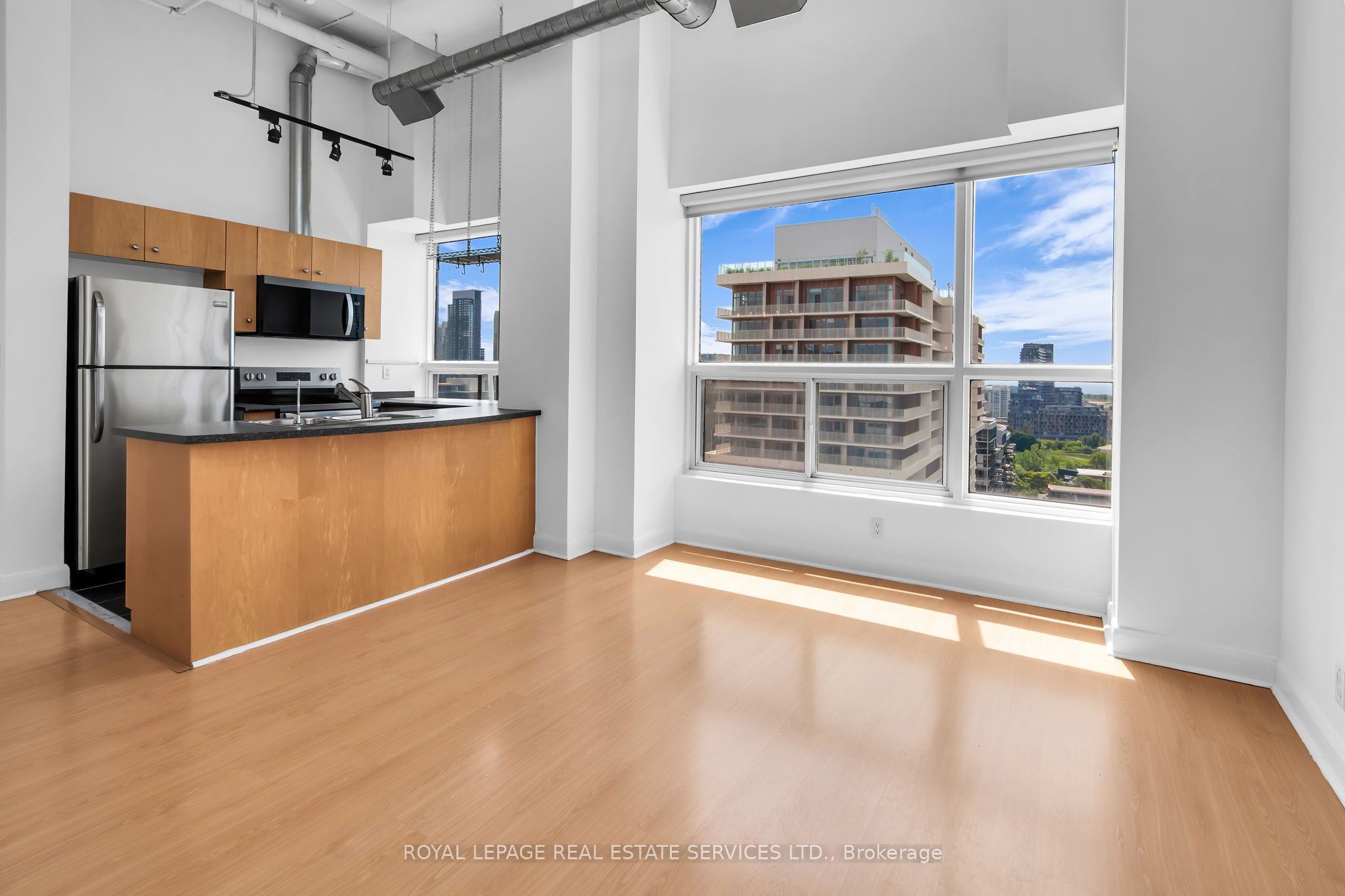 700 King Street W PH13