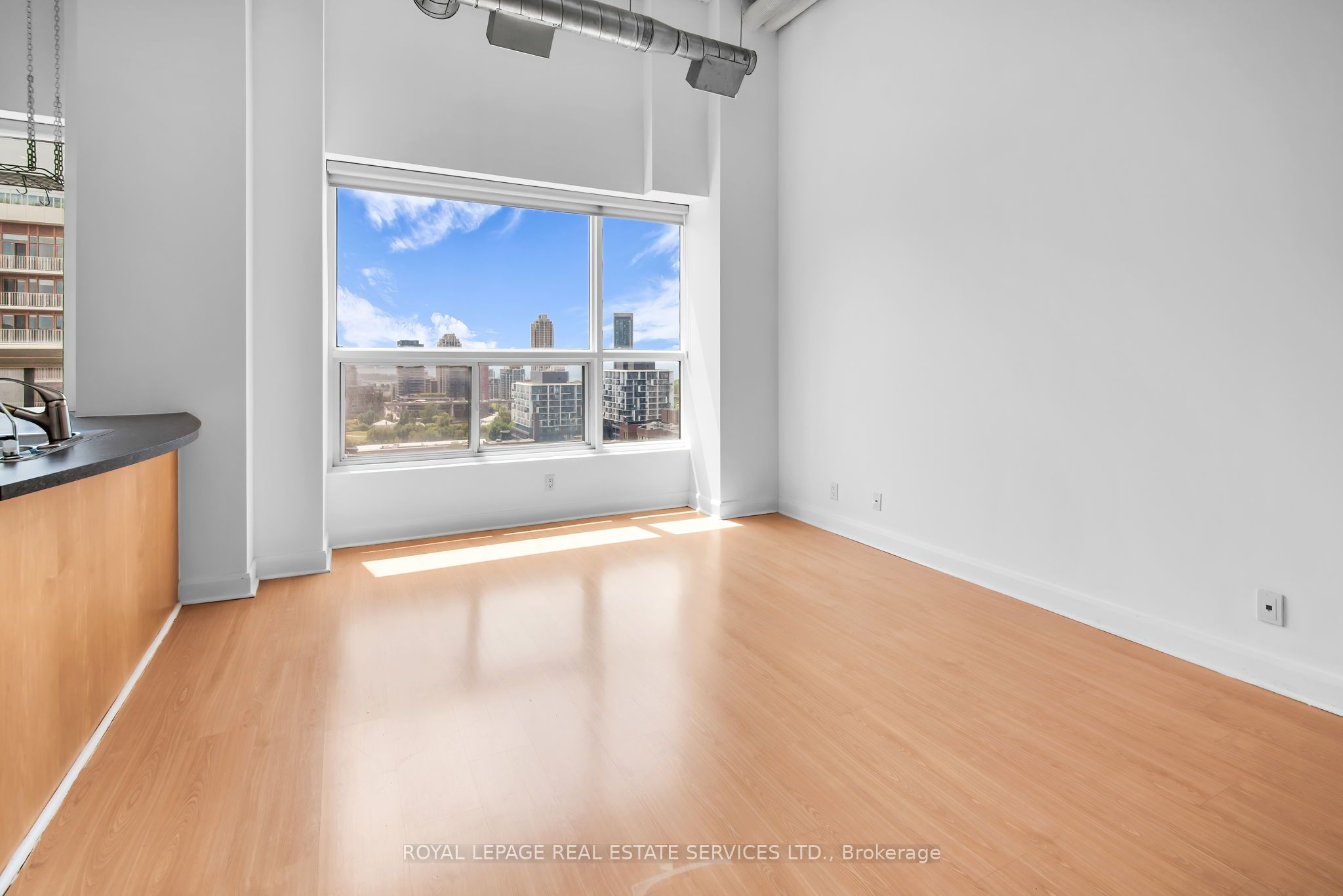 700 King Street W PH13