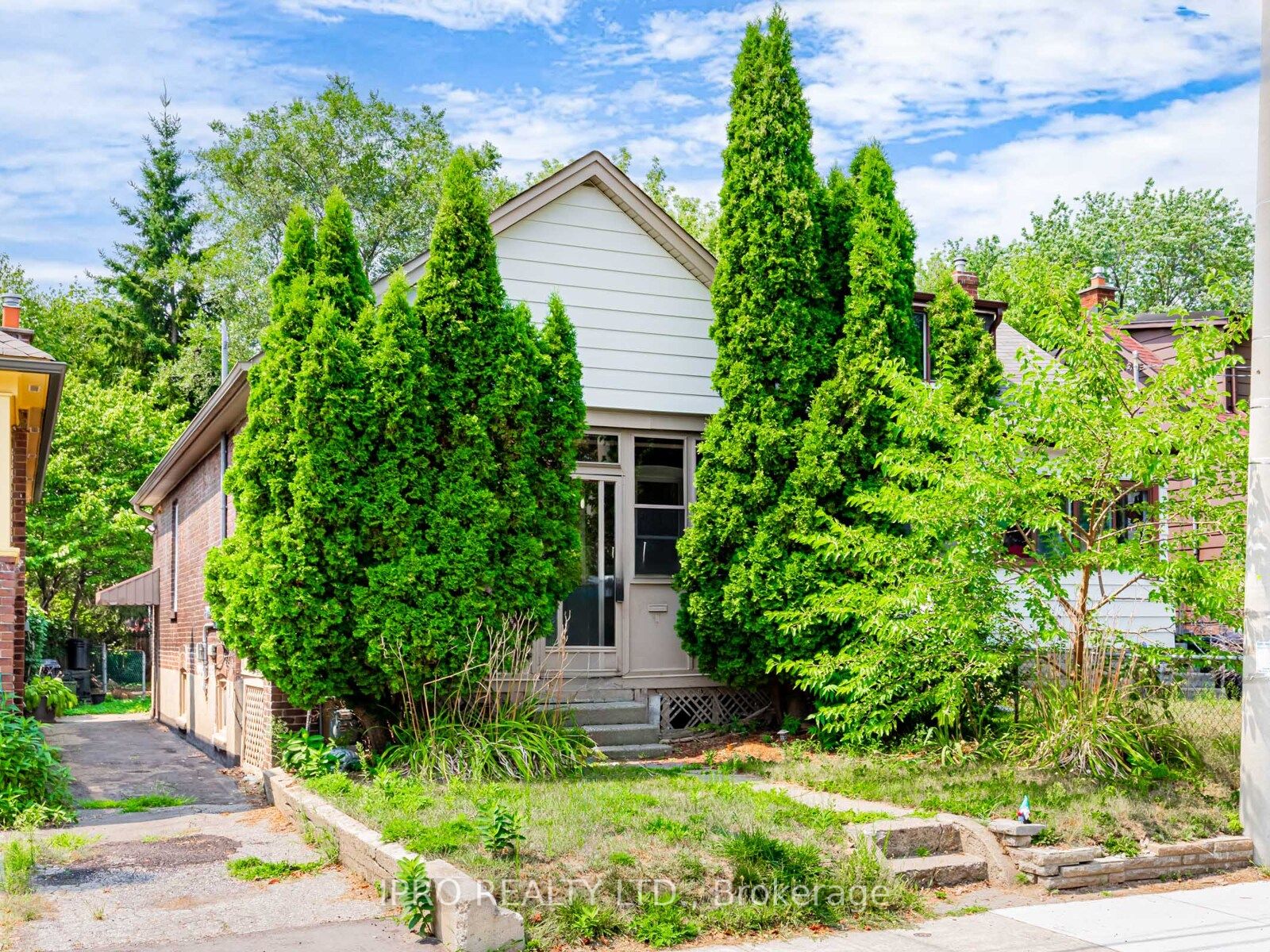 244 King Edward Avenue