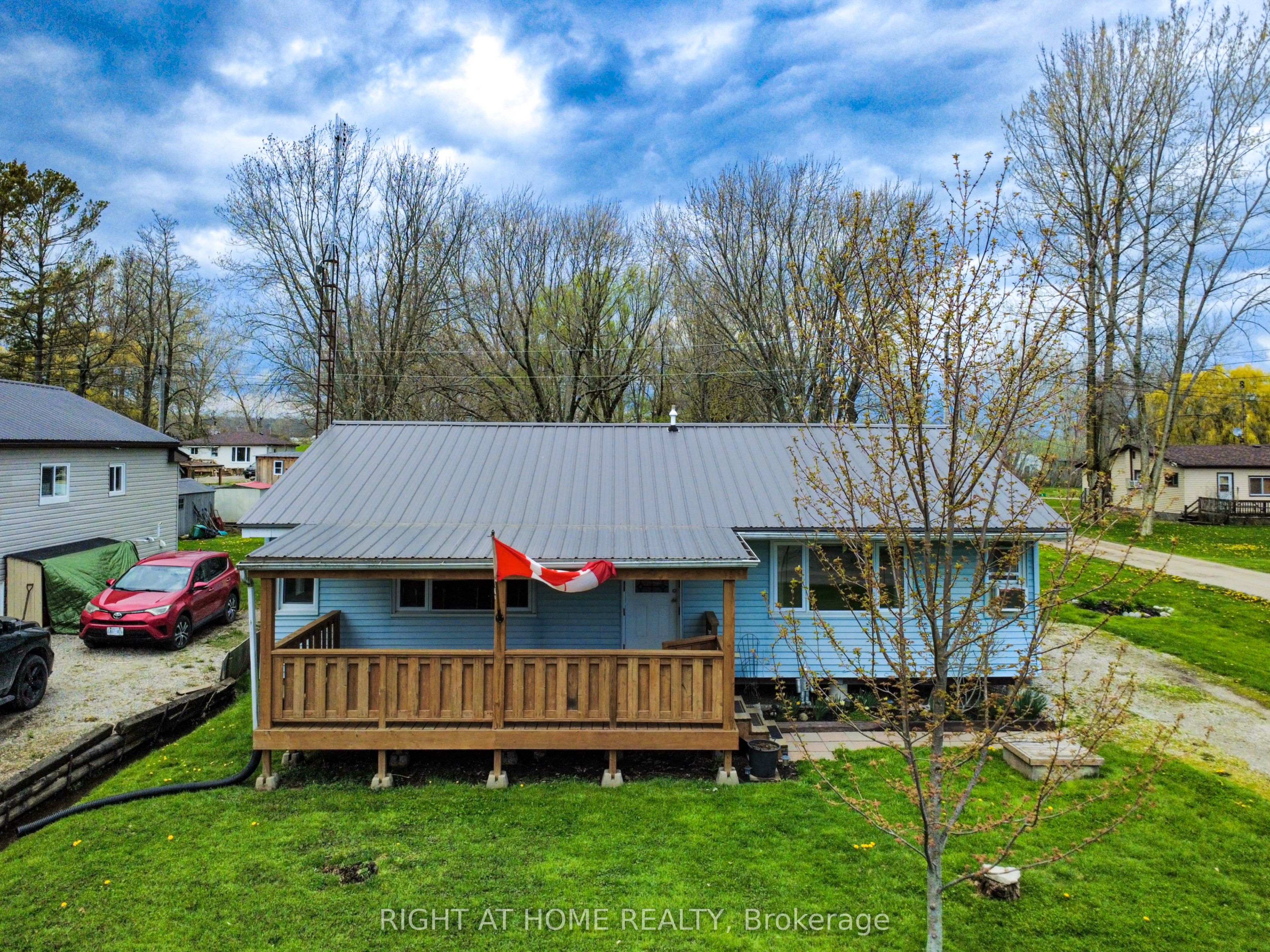 Photo 1 of 48 — 21 Lakeview Lane, Haldimand, ON N0A 1P0