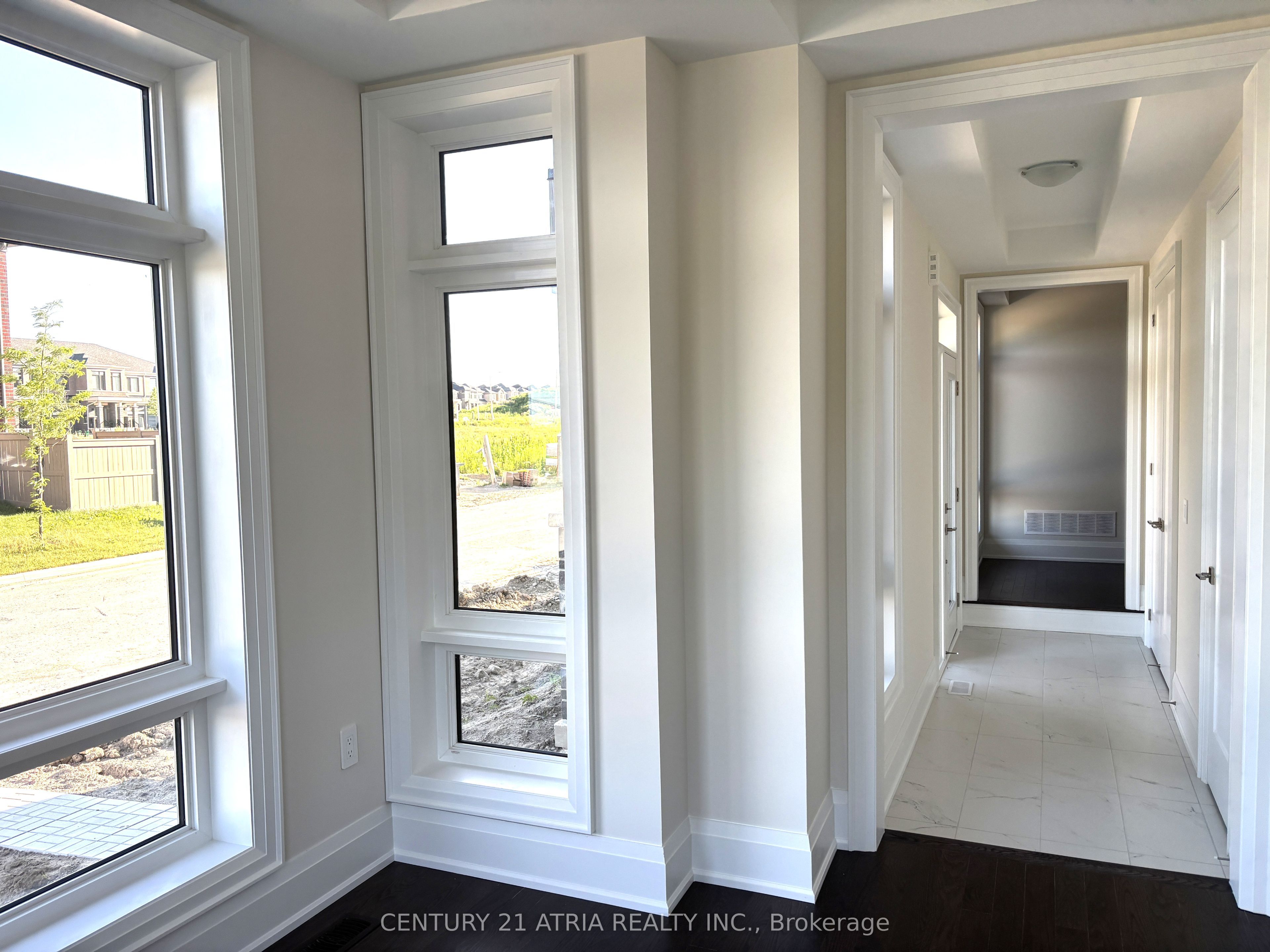 55 Schmeltzer Crescent