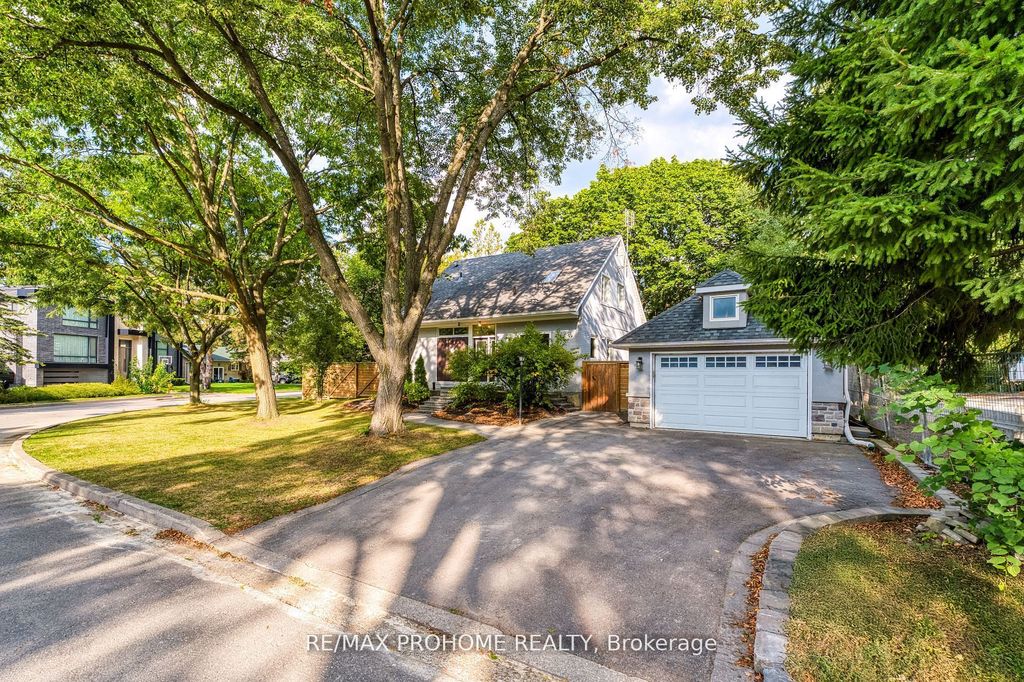 Photo of 39 Addison Crescent, Toronto, ON M3B 1K7 (MLS # C12423087)