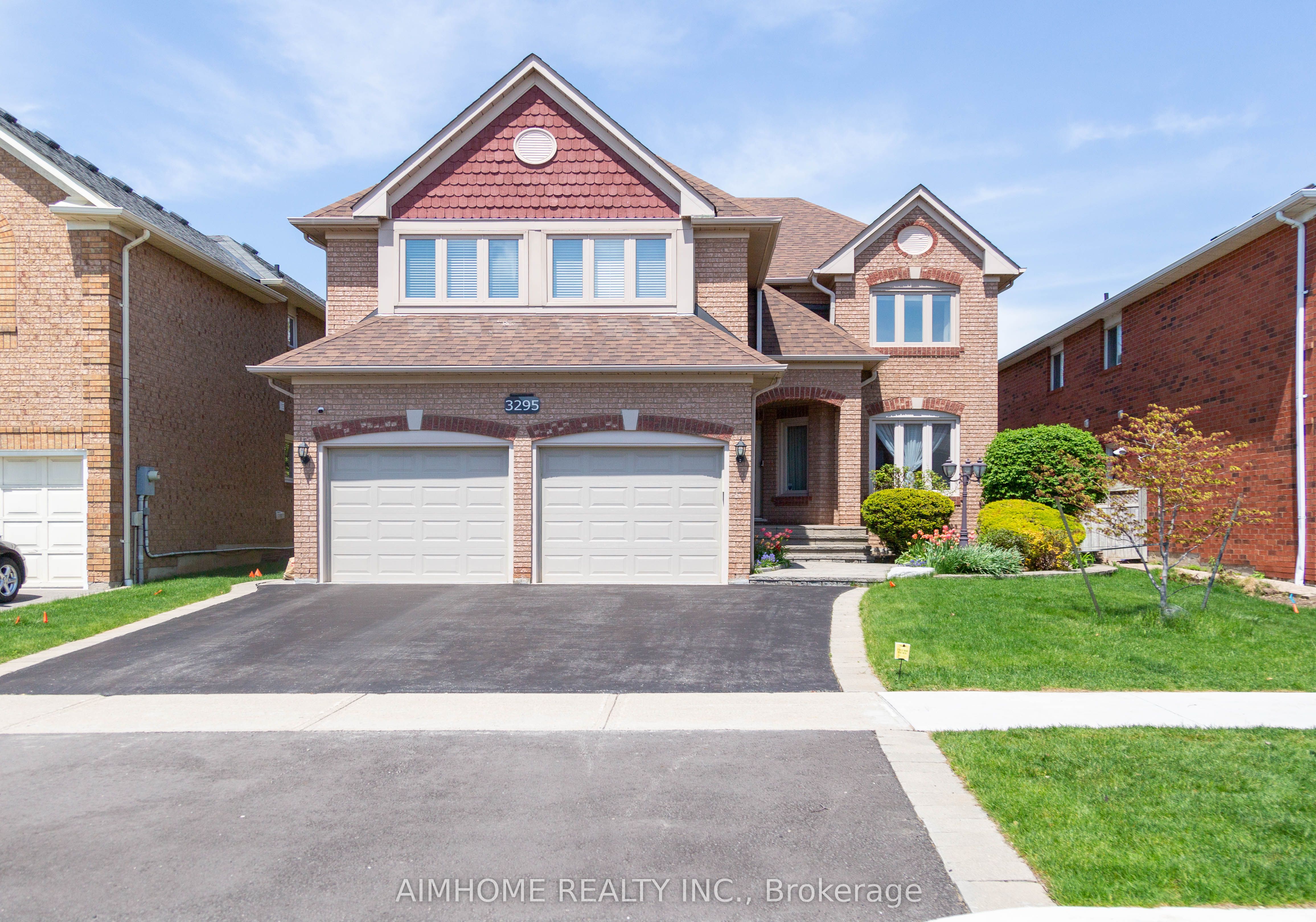 3295 Bloomfield Drive