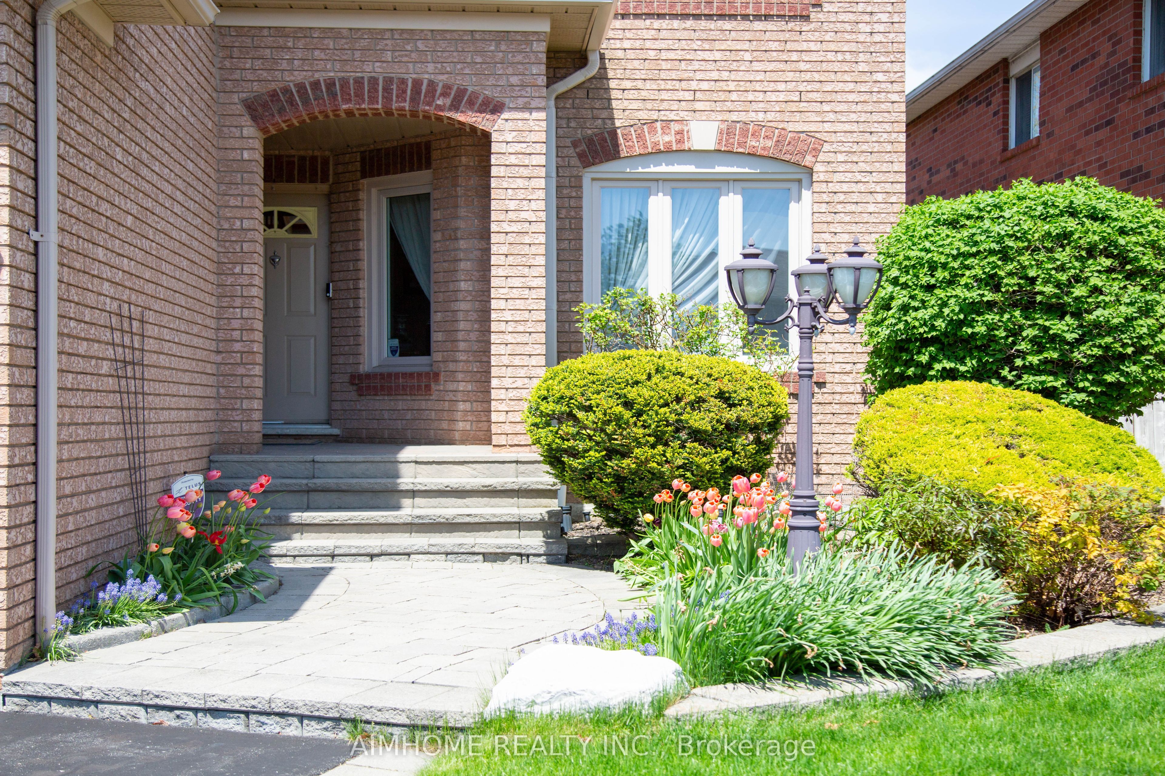 3295 Bloomfield Drive