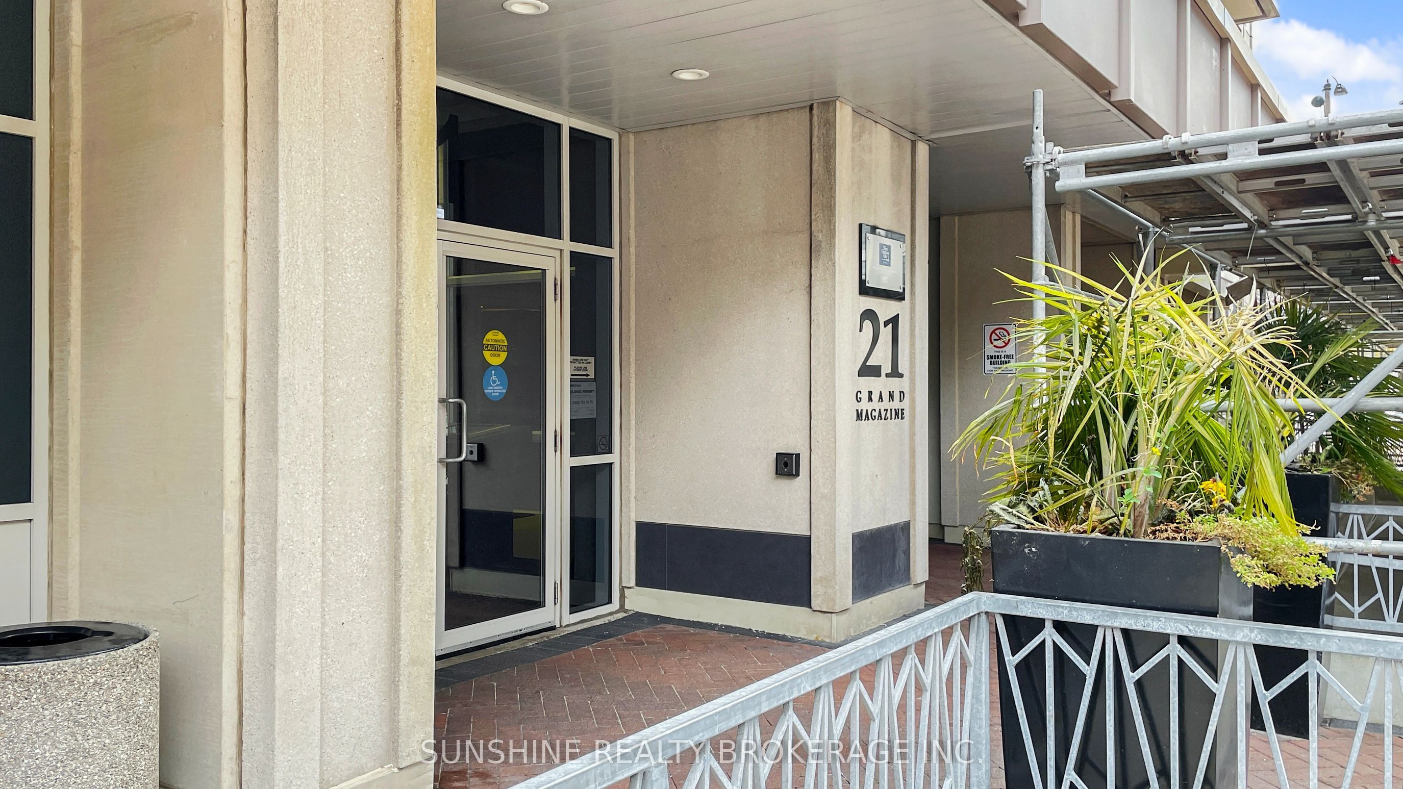 21 Grand Magazine Street W 215