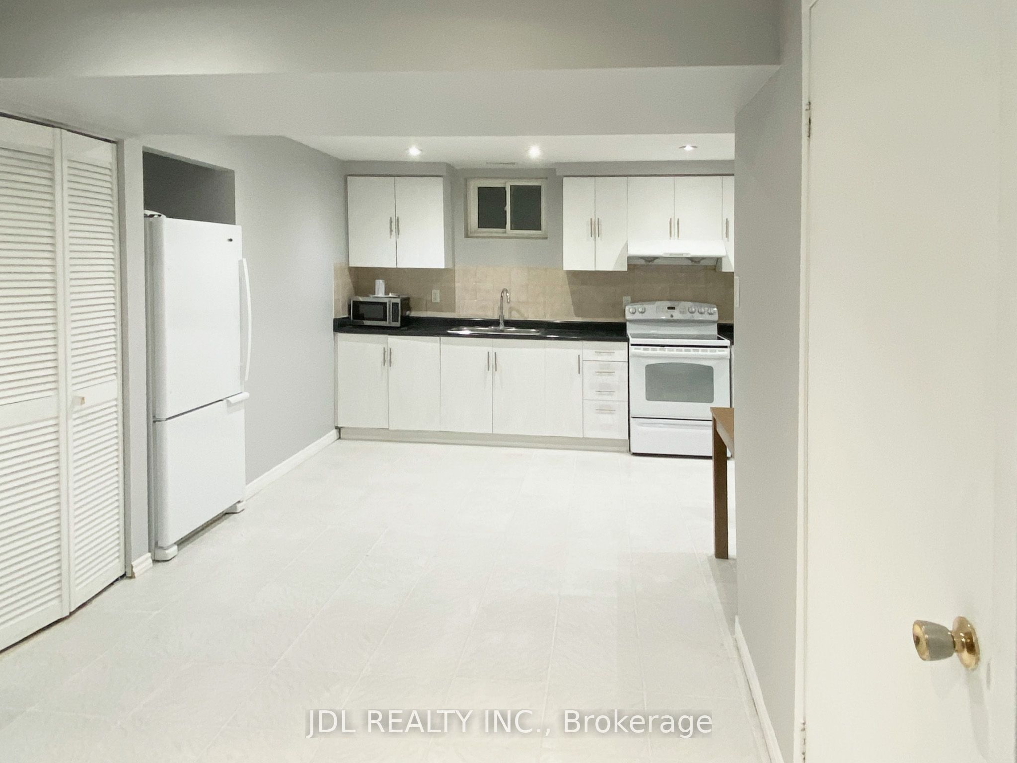 84 Adrian Crescent Basement Apartment