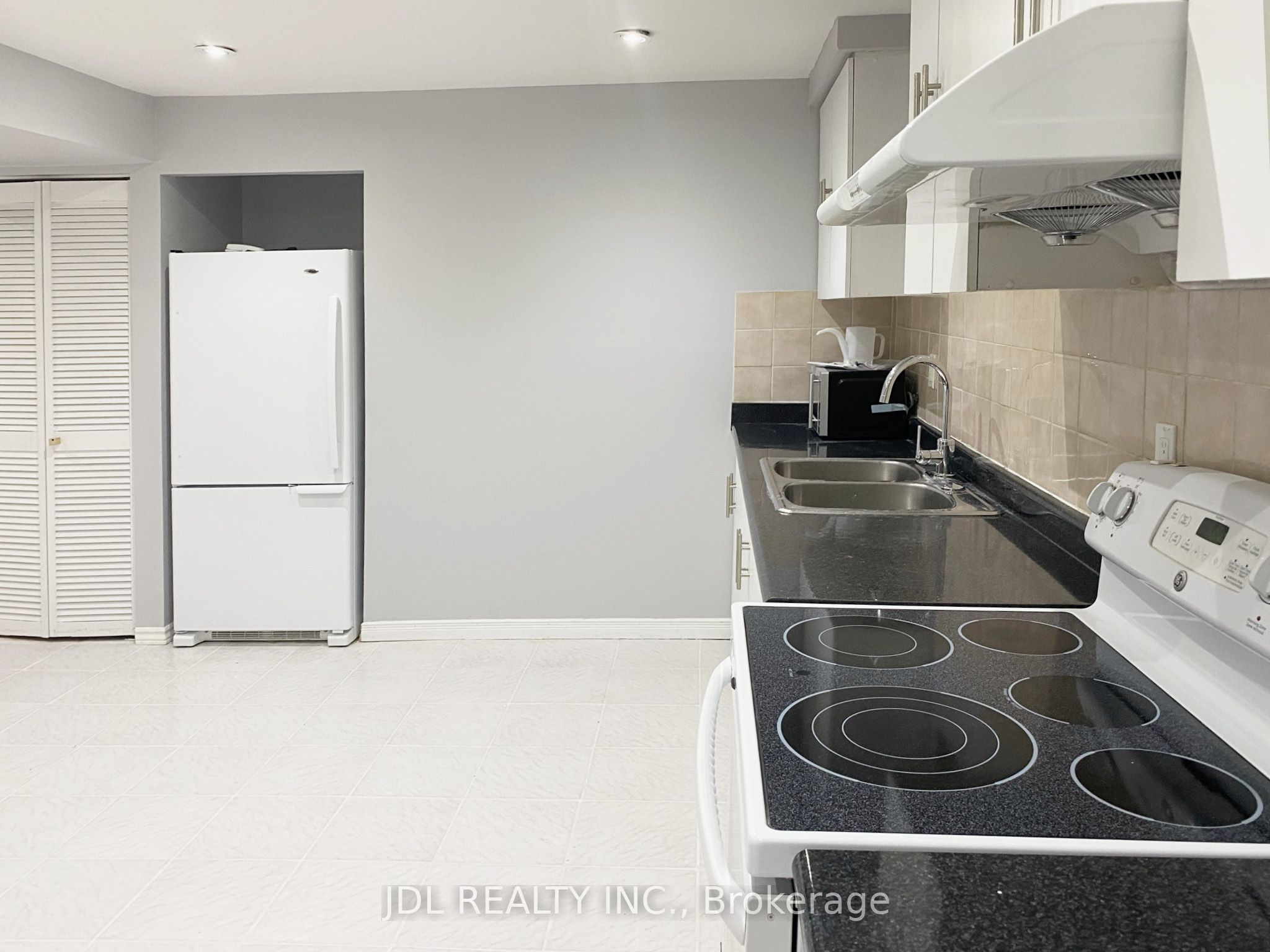 84 Adrian Crescent Basement Apartment