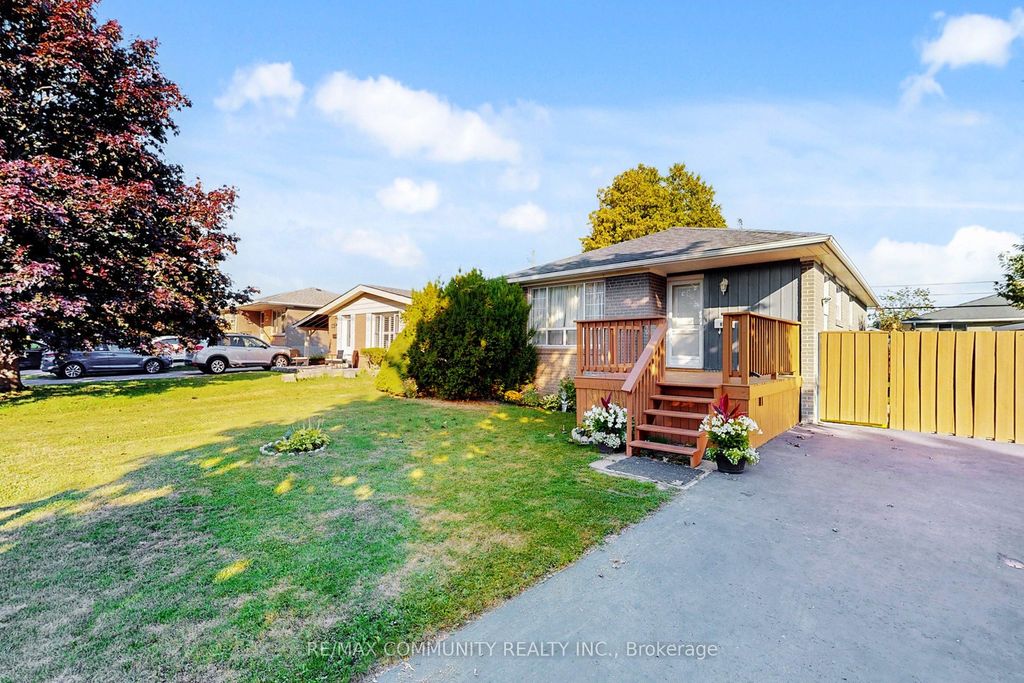 Photo of 855 Zator Avenue, Pickering, ON L1W 1Y2 (MLS # E12395529)