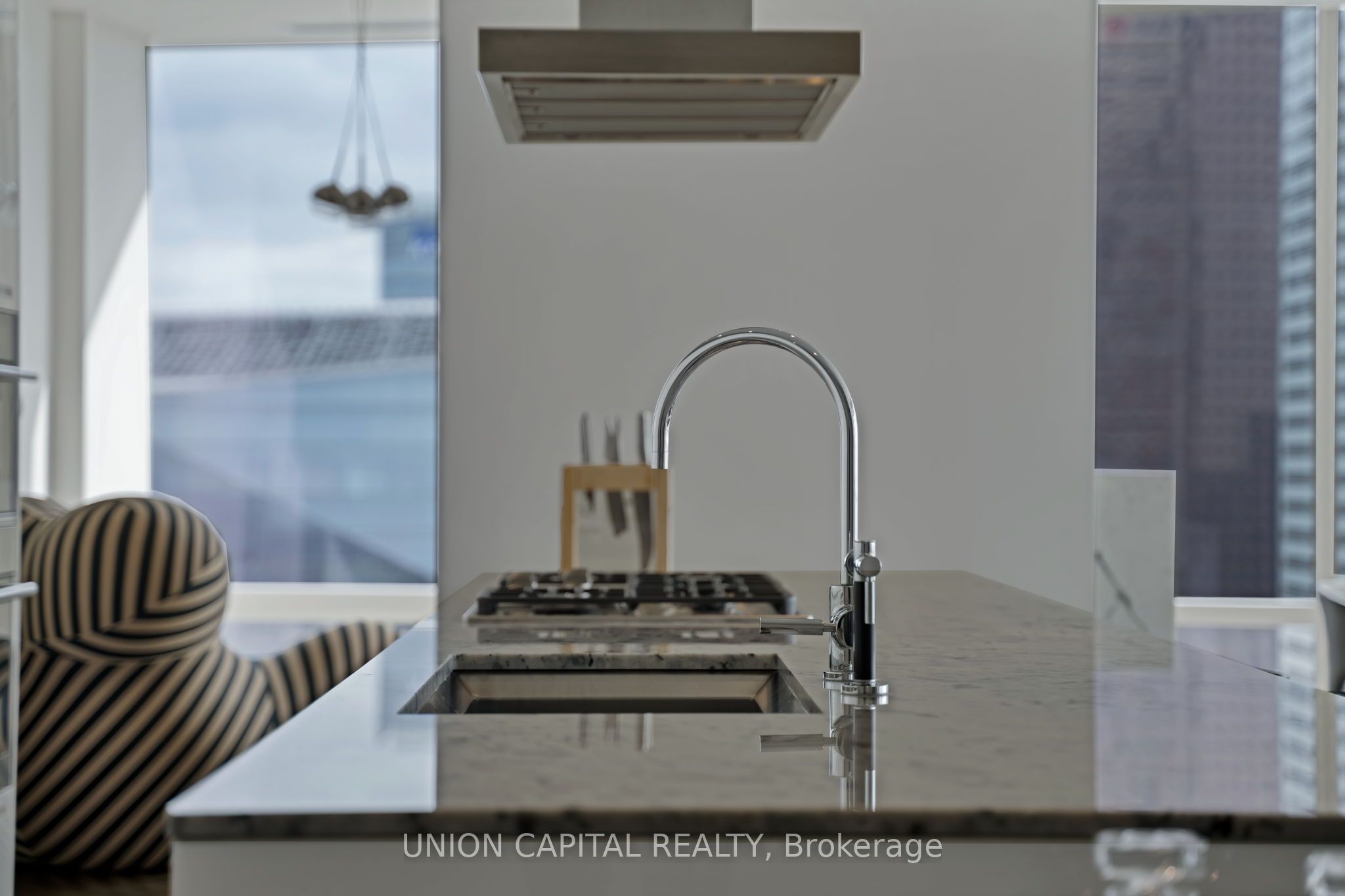 180 University Avenue 5508