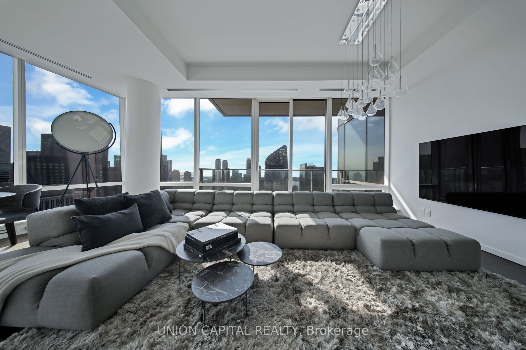 180 University Avenue 5508