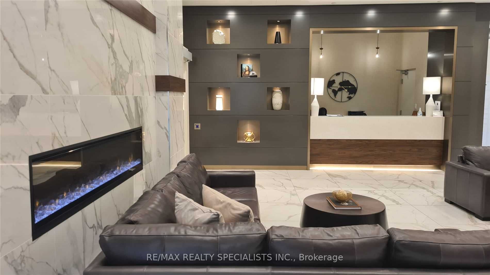 1050 Main Street E 1209