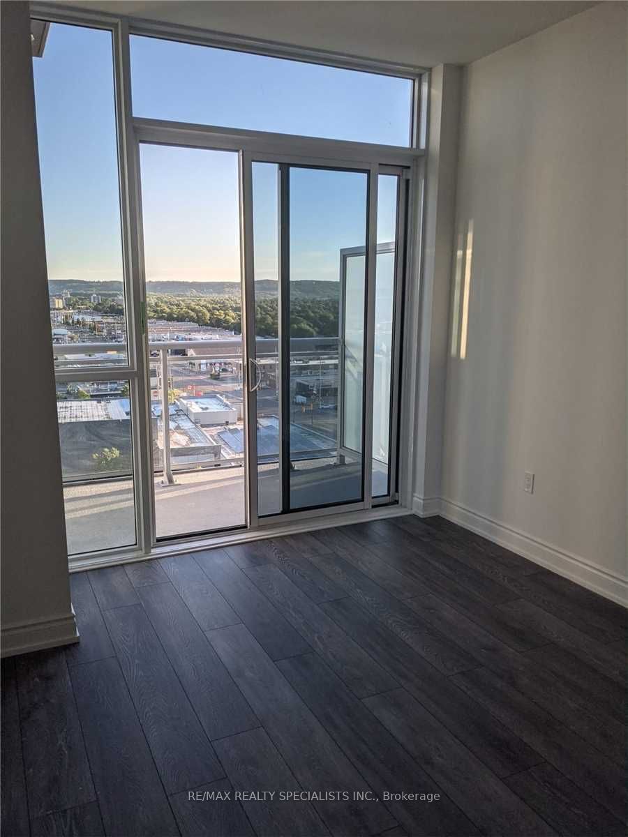 1050 Main Street E 1209