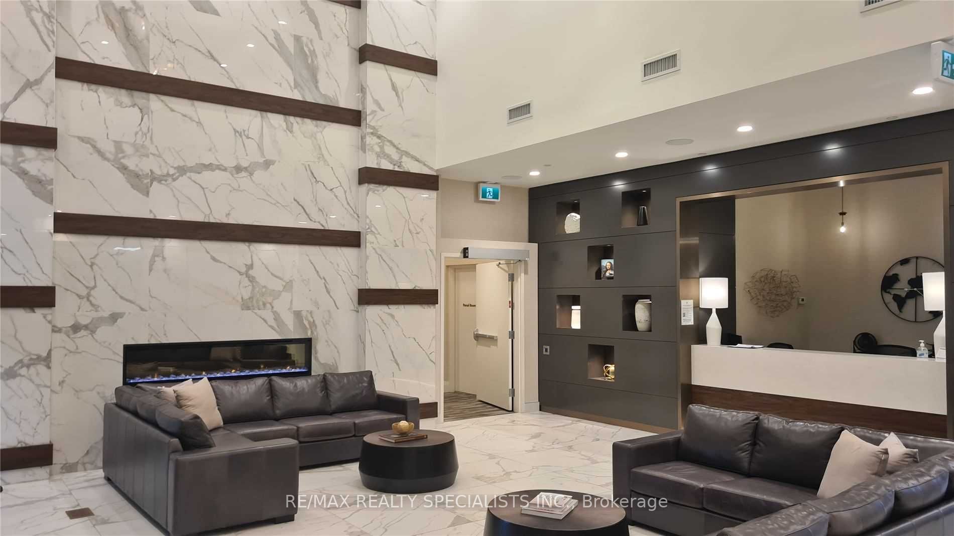 1050 Main Street E 1209