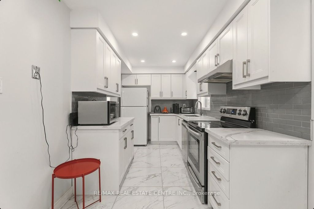 Photo of 5013 Northern Night Circle, Mississauga, ON L5R 2P7 (MLS # W13140442)