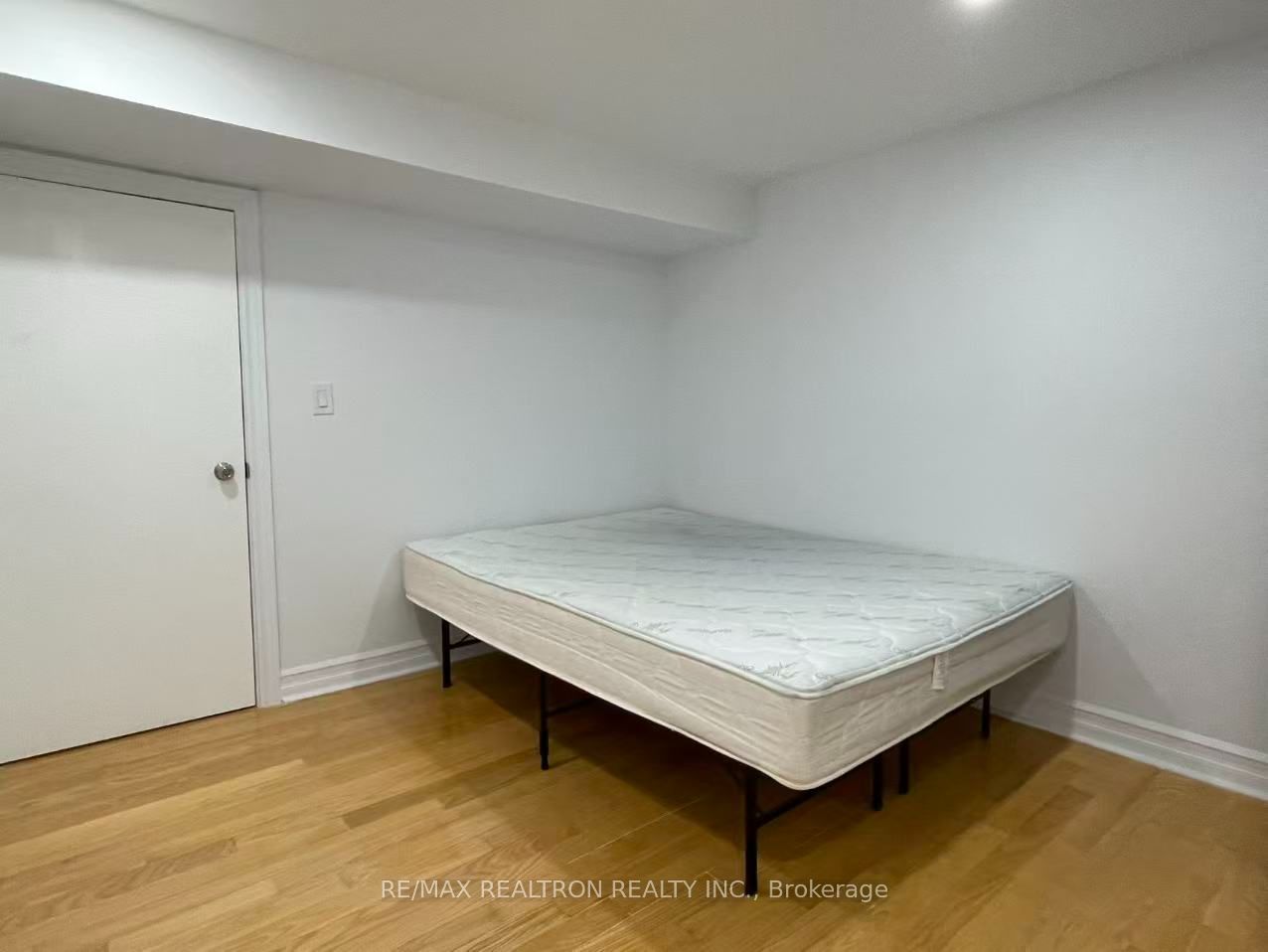 226 Highglen Avenue Bsmt-Room 2