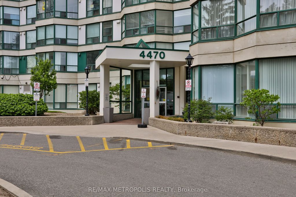 Photo of 4470 Tucana Court #711, Mississauga, ON L5R 3K8 (MLS # W13166796)