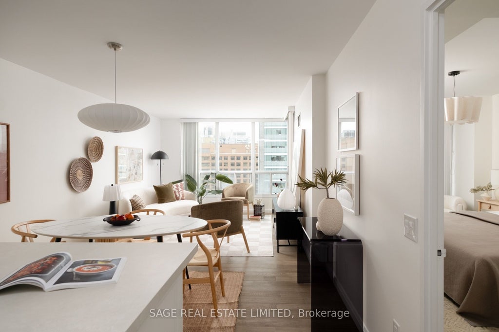 Photo of 750 Bay Street #2109, Toronto, ON M5G 1N6 (MLS # C13849536)