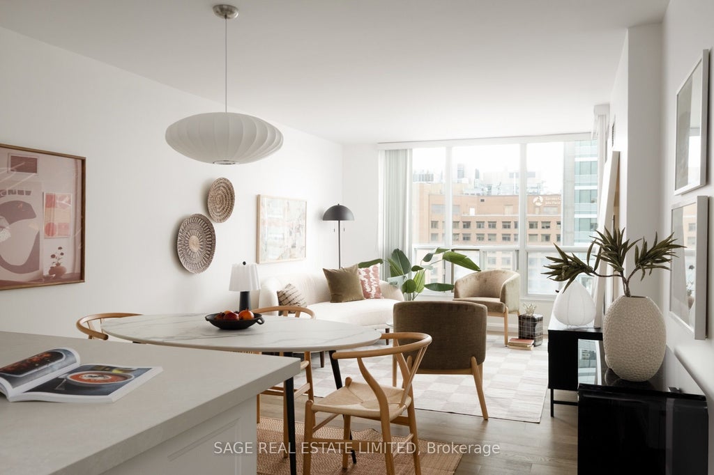 Photo of 750 Bay Street #2109, Toronto, ON M5G 1N6 (MLS # C13849536)