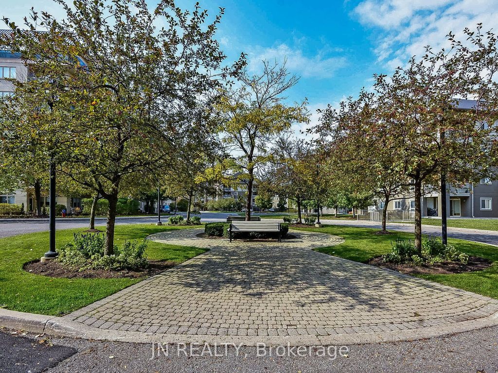 Photo of 10 Dayspring Circle #109, Brampton, ON L6P 1B9 (MLS # W12549858)